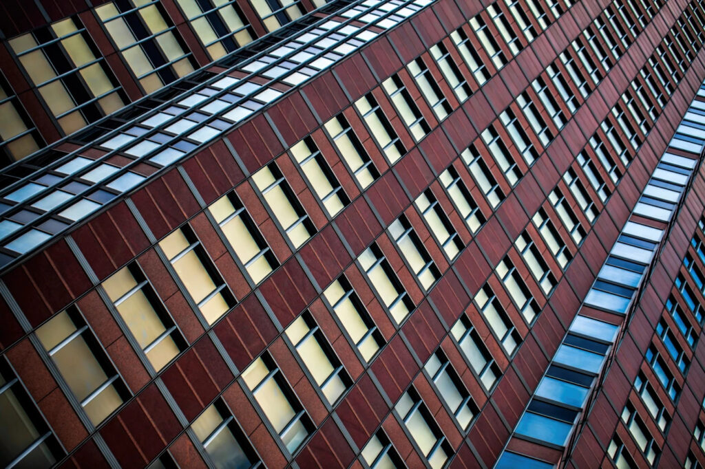 gifford roth huge business tower building img 1.jpg